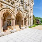 The Elizabeth Stone Cross Mansion *