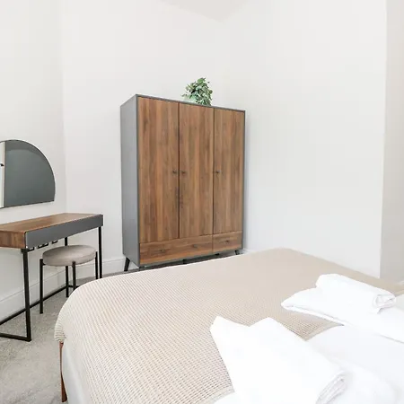 The Elizabeth Stone Cross Mansion Daire